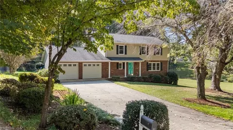 121 Magnolia Rd, North Wilkesboro, NC 28659
