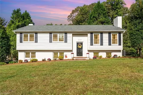 2309 Foxfield Ct, Winston Salem, NC 27106