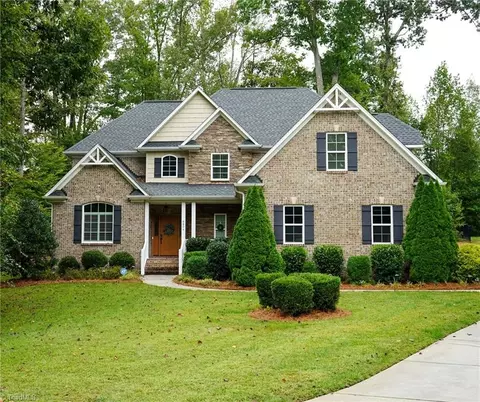 6804 Bugle Run Dr, Oak Ridge, NC 27310