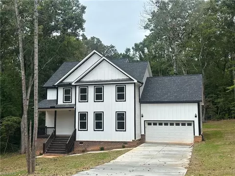 1559 Allen Ct, Asheboro, NC 27205