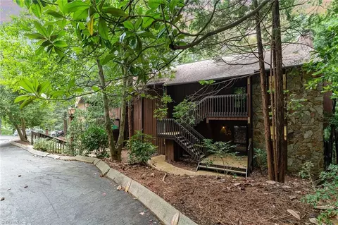 142 Cedar Lake Trl, Winston Salem, NC 27104