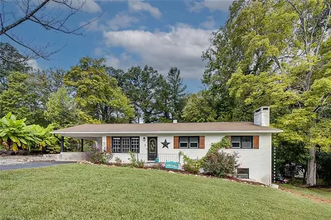 911 Old Liberty Rd, Asheboro, NC 27203