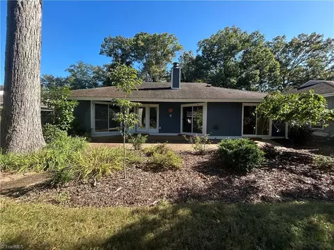 141 Bermuda Run Dr N, Advance, NC 27006