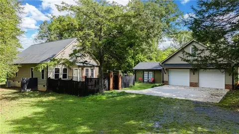 5170 Tabernacle School Rd, Asheboro, NC 27205