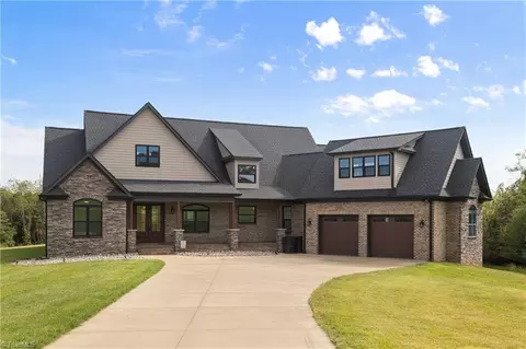 1561 Horseshoe Rd, Westfield, NC 27053