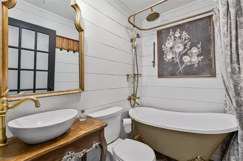 Bath - 4727 Meadowbrook Dr, Trinity, NC 27370 photo 2 of 2