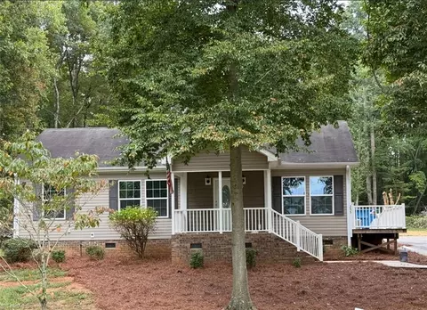 255 Lester Dr, Lexington, NC 27295