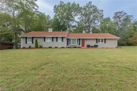 111 Rose Trl, Mount Airy, NC 27030