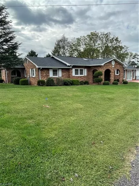 177 Circle St, Millers Creek, NC 28651