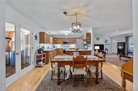Dining - 310 Jacobs Dr, Salisbury, NC 28144 photo 2 of 4