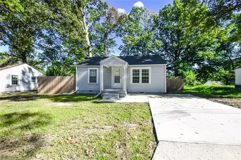 2209 Poinsettia Rd, Greensboro, NC 27407