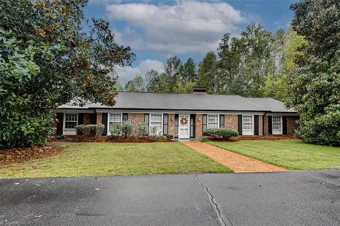 2087 Old Lexington Rd, Asheboro, NC 27205