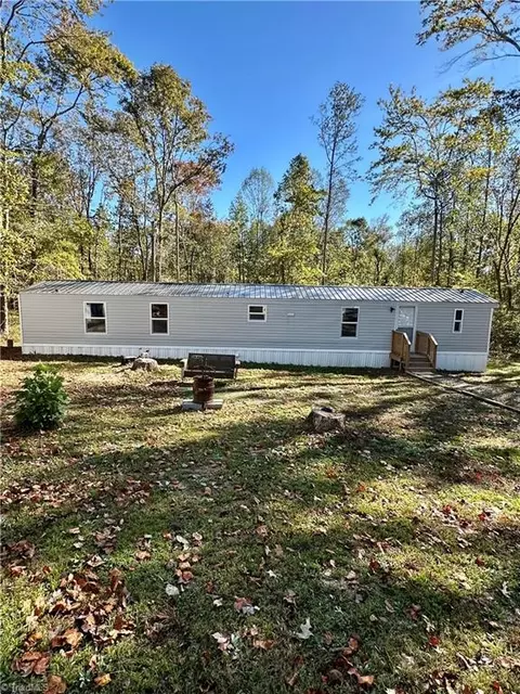 2260 Ethan Springs Rd, Asheboro, NC 27205