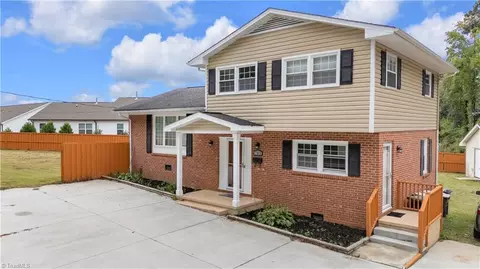 705 Muirs Chapel Rd, Greensboro, NC 27410
