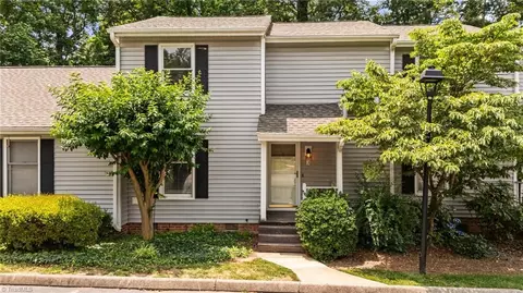 3 Appletree Ln, Greensboro, NC 27455