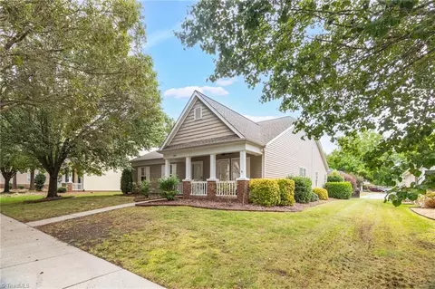 190 Bridgewater Dr, Advance, NC 27006