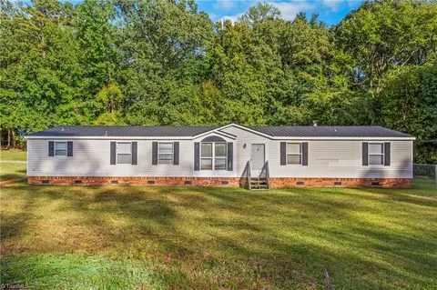 167 Flossie Ln, Lexington, NC 27295