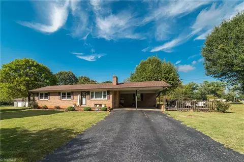 3528 Key St, Hamptonville, NC 27020