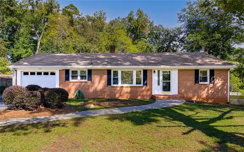 4185 Sunnydell Dr, Winston Salem, NC 27106