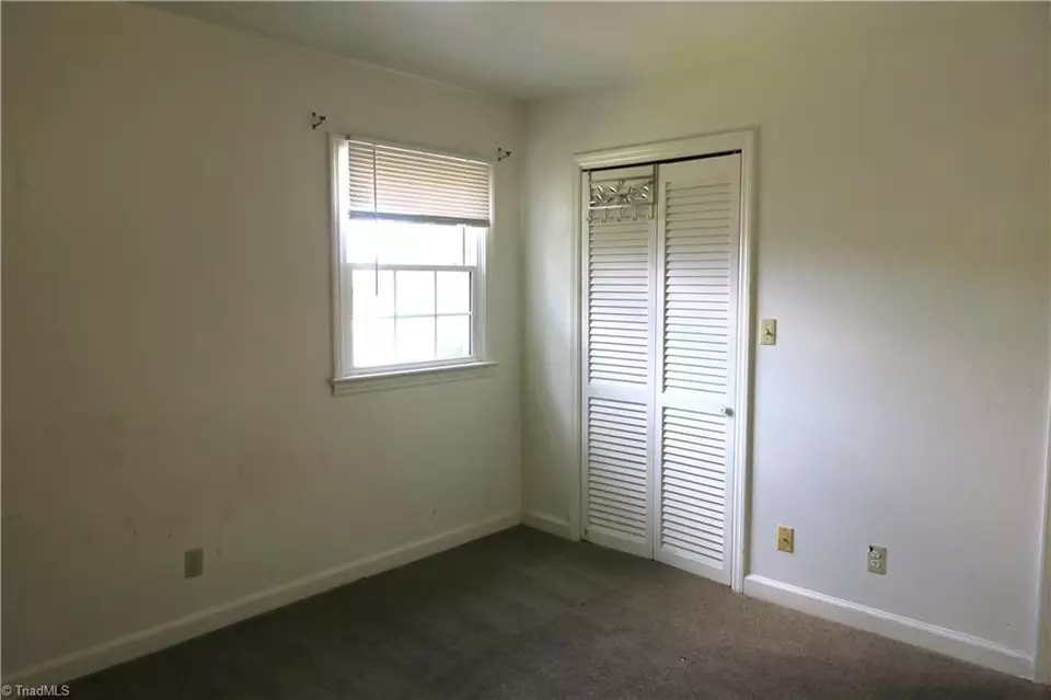 Bedroom - 2890 Carriage Dr #L, Winston Salem, NC 27106 photo 3 of 3