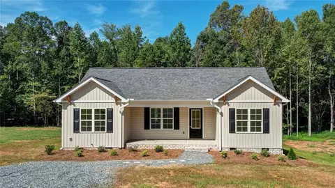 156 Lee Rd, Reidsville, NC 27320