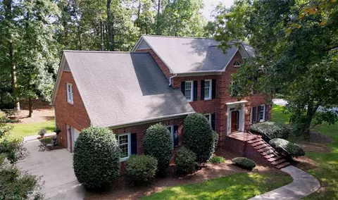 5642 Regents Park Rd, Kernersville, NC 27284