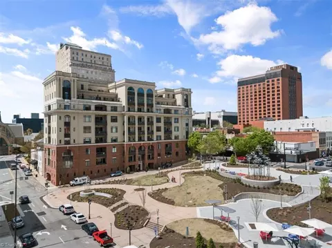 1 Park Vista Ln #520, Winston Salem, NC 27101