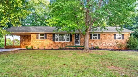 340 Henry Parrish Rd, Asheboro, NC 27205