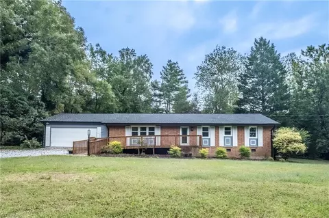 5405 Fieldswood Dr, Greensboro, NC 27406