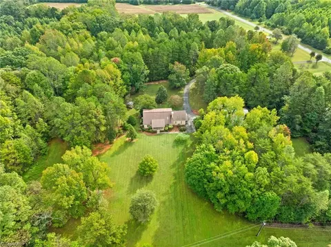 View/Area - 8324 Meadows Rd, Oak Ridge, NC 27310 photo 5 of 5