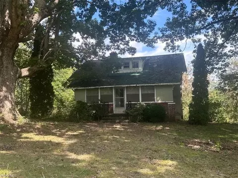 2037 Doss Rd, Danbury, NC 27016