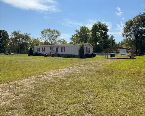 421 Wil O Pat Rd, Reidsville, NC 27320