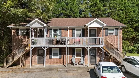 2551 Green Oaks Ct, Winston Salem, NC 27107