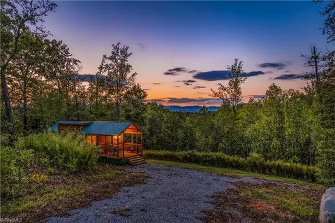 1136 Bauguess Mill Rd, Traphill, NC 28685