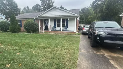 138 Flintfield Dr, Winston Salem, NC 27103