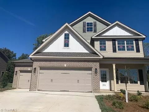 107 Royal Pines Dr, Trinity, NC 27370