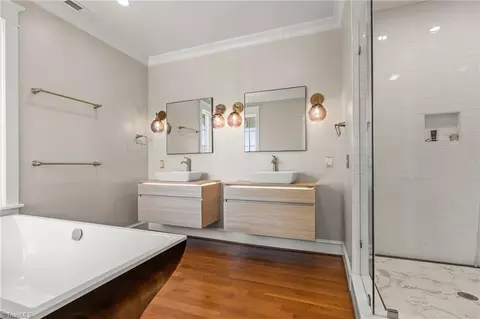 Bath - 1013 Johnson St, High Point, NC 27262 photo 1 of 6