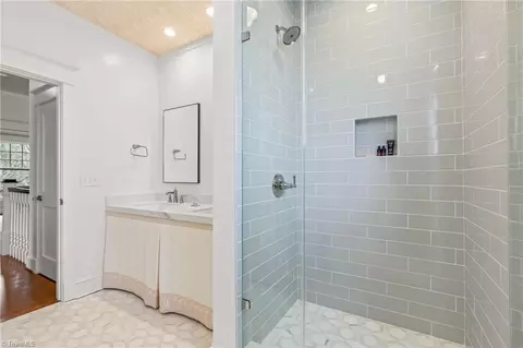 Bath - 1013 Johnson St, High Point, NC 27262 photo 4 of 6
