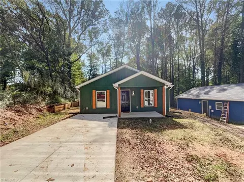 3643 Bates Dr, Winston Salem, NC 27105
