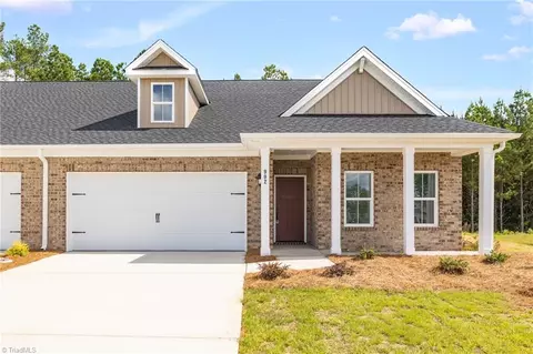902 Beeson Ct, Clemmons, NC 27012