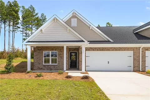 904 Beeson Ct, Clemmons, NC 27012