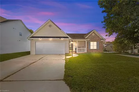 5001 Longmont Ct, Kernersville, NC 27284