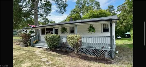 1052 Johnsontown Rd, Thomasville, NC 27360