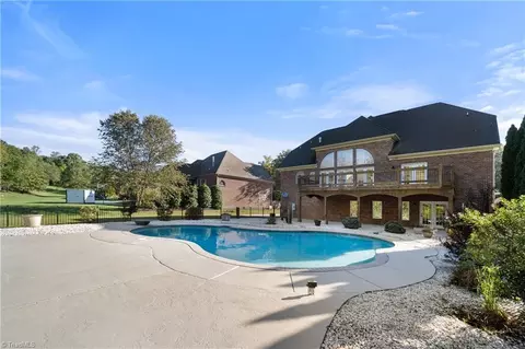 1862 Curraghmore Rd, Clemmons, NC 27012