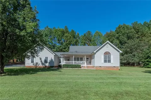 2139 Woods Stream Ln, Asheboro, NC 27203
