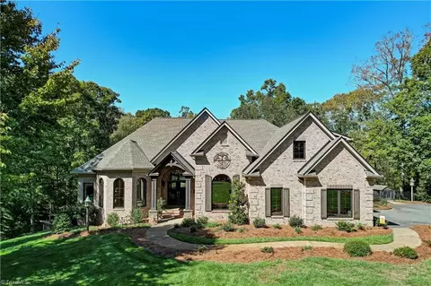 200 Harris Pl W, Eden, NC 27288