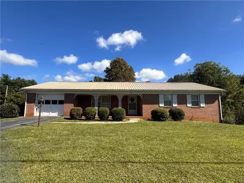 449 Fairplains Rd, North Wilkesboro, NC 28659