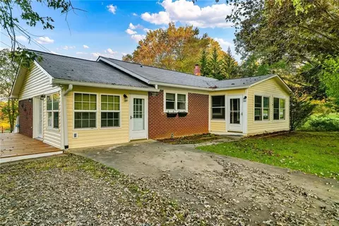 117 Andrews Ridge Rd, Sparta, NC 28675