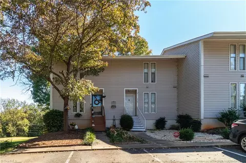 3743 Heathrow Dr, Winston Salem, NC 27127
