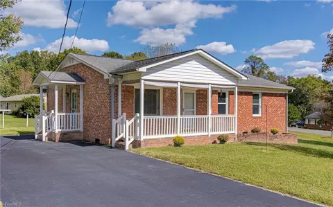 4895 Westray Ln, Walkertown, NC 27051
